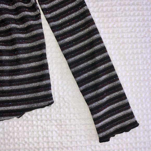 UO Off-The-Shoulder Lettuce-Edge Top - Picture 8 of 10